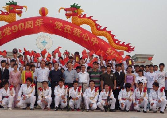 想要精简衣橱，有哪些款式的衣服最百搭？游戏画面